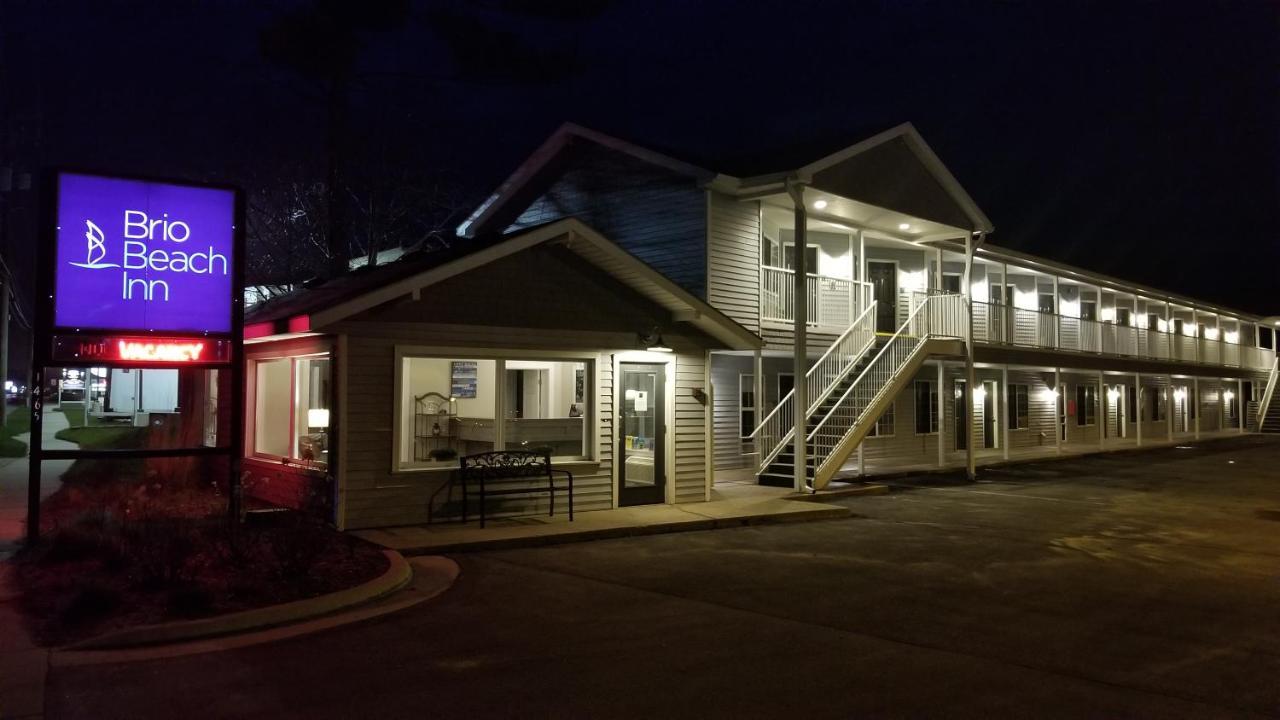 Brio Beach Inn Traverse City Exterior photo